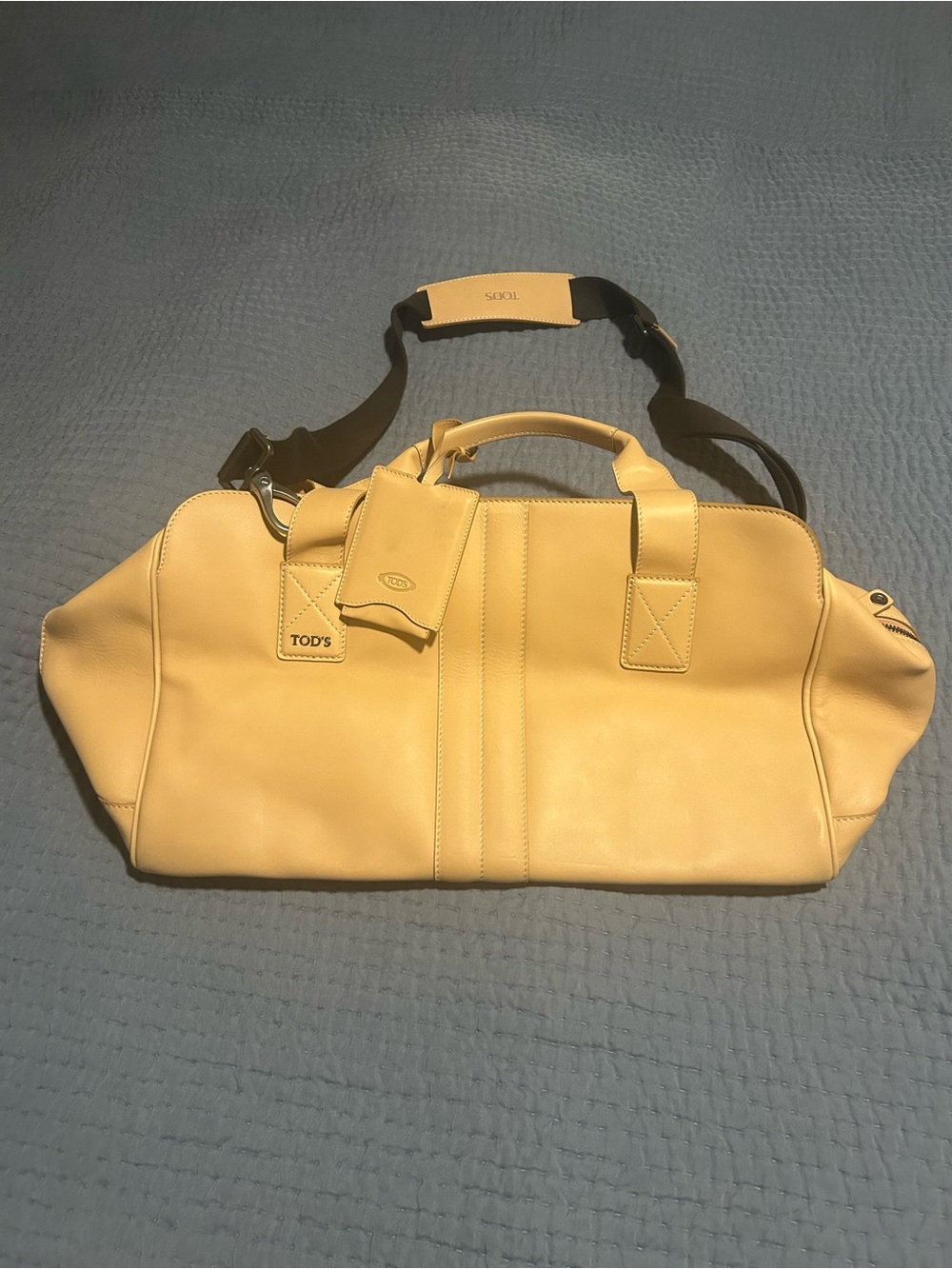 Tods Beige leather Duffle Weekender Luggage Bag 18x12x9